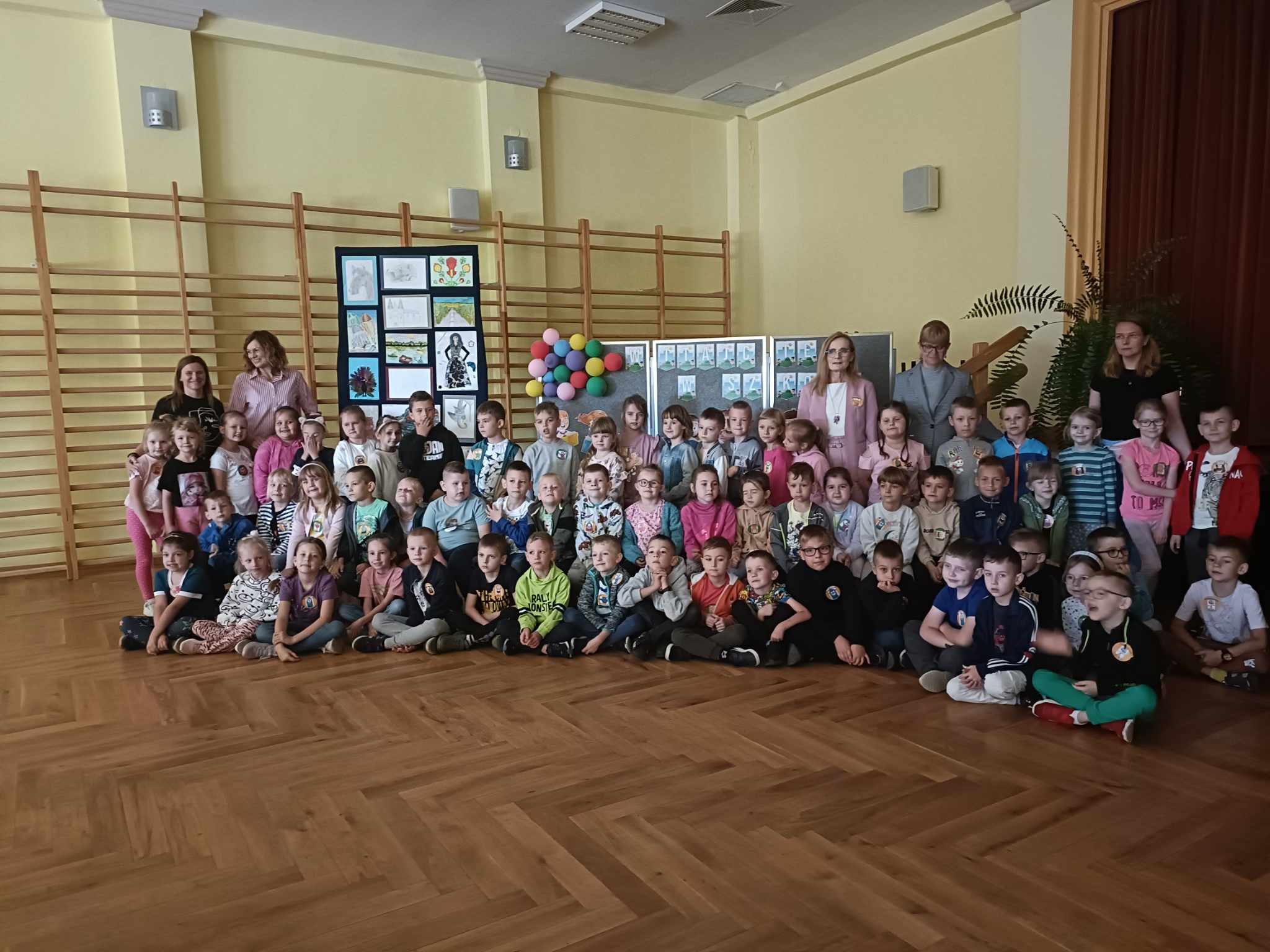 Witajcie w naszej bajce … - Szkoła Podstawowa im. Powstańców