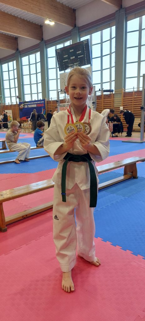 Najmłodsza sportowa nadzieja naszej szkoły – Mia Stokwisz!